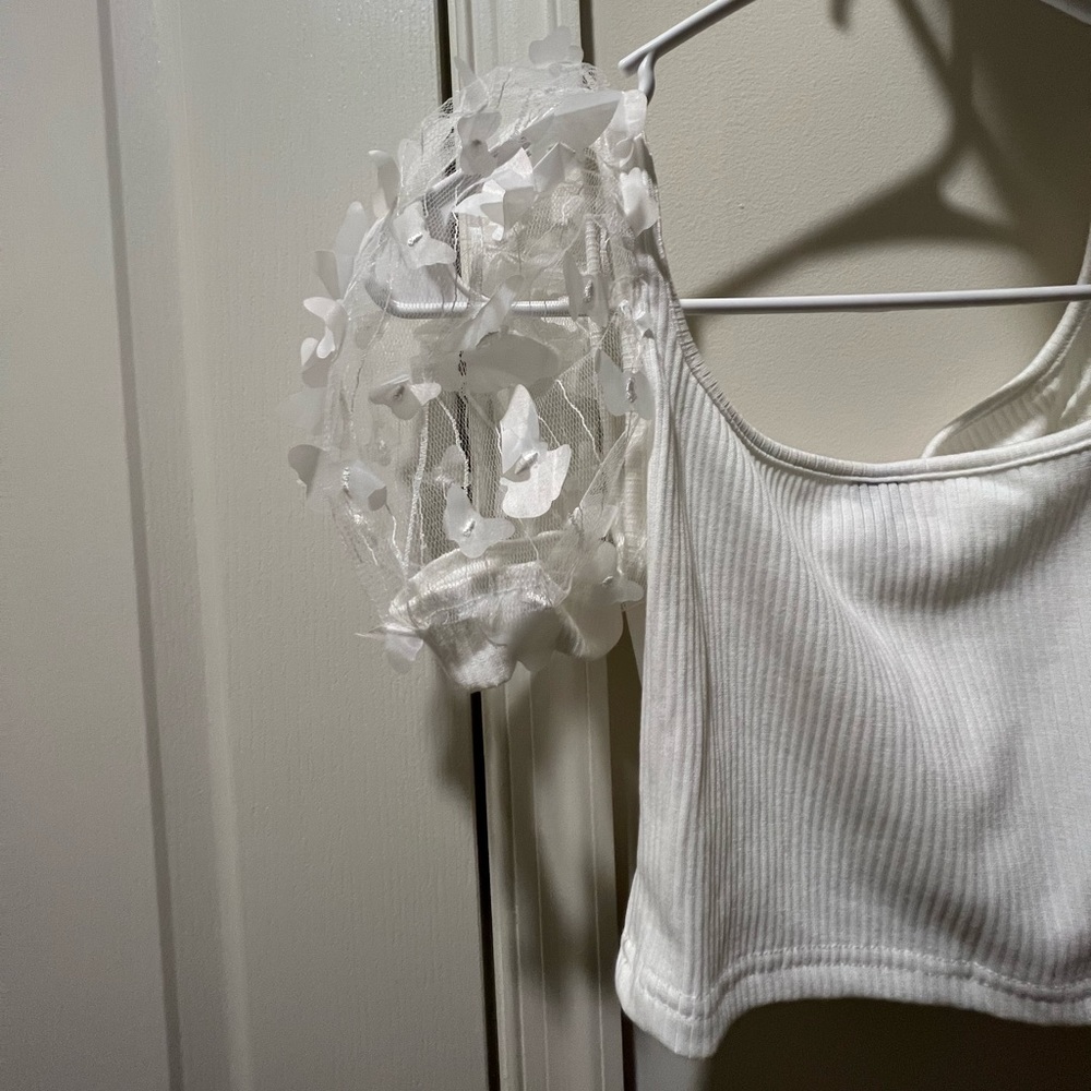 SHEIN runched bust applique detail crop top (never worn) - Picture 4 of 7
